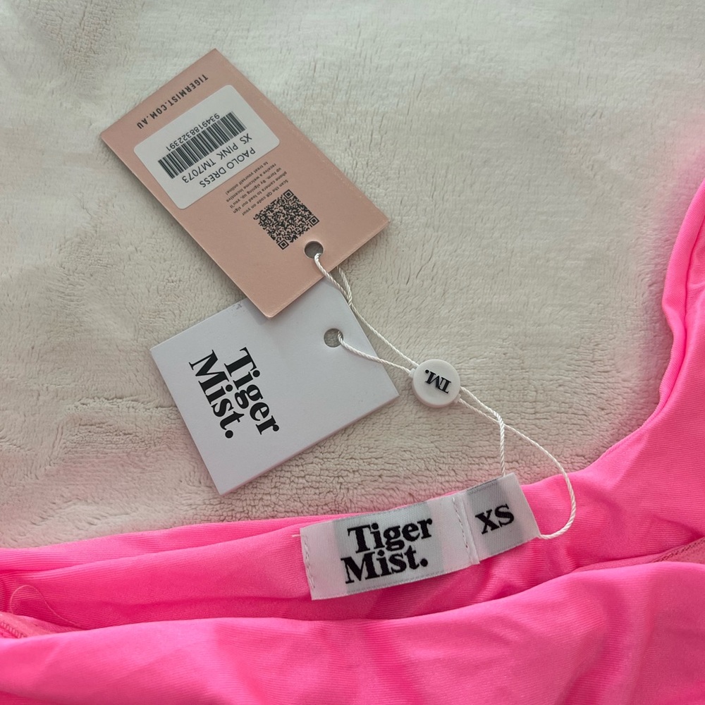 Tiger Mist - Hot Pink cut out cinch dress. size-xs - Picture 3 of 5